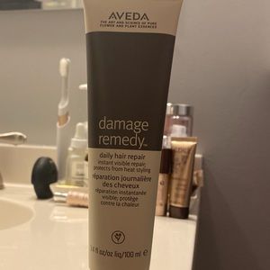 Aveda Damage Remedy Daily Hair Repair
